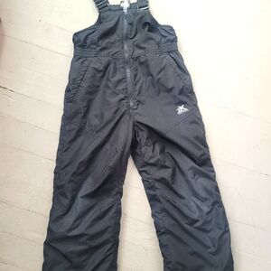 Kids size 7 snowpants with bib